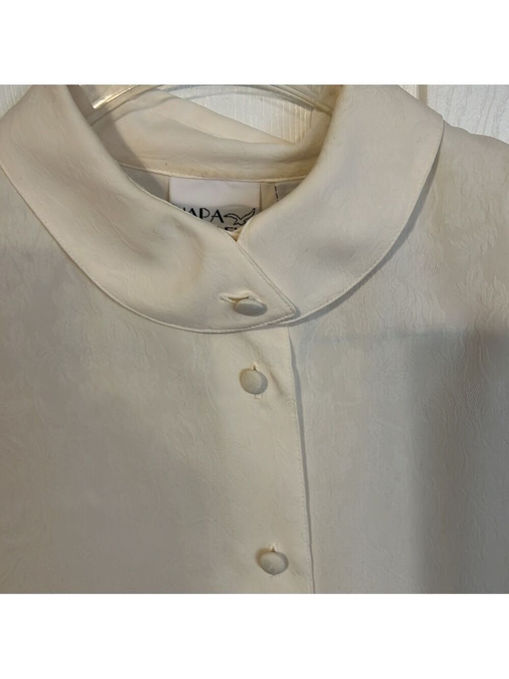 Napa Valley vintage blouse.Size L. Button up, sheer, subtle floral, long sleeve. - Picture 5 of 9